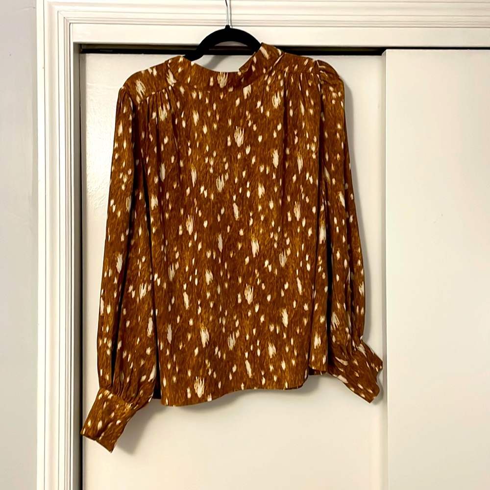 Express balloon sleeve blouse